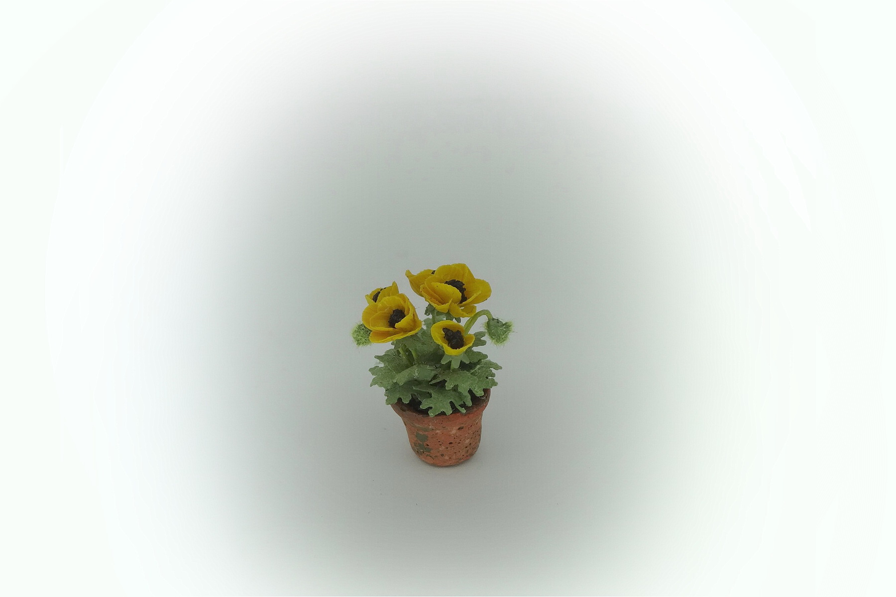 (image for) 1/24th Scale Dollshouse Yellow Poppies